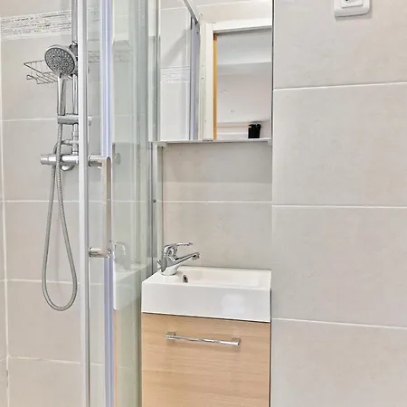 Grand Studio 18eme Arrondissement - Chapelle Apartamento París