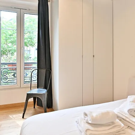 Grand Studio 18eme Arrondissement - Chapelle Apartamento París